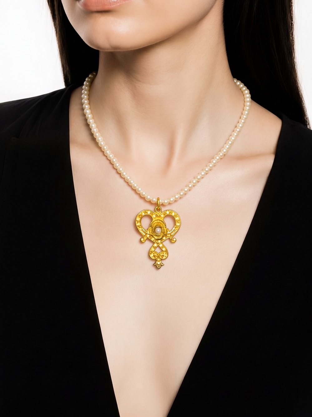 Elegant Pearl Necklace with Gold Heart Pendant - Women Jewelry☑️